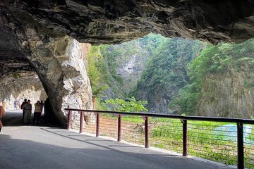 Taroko Gorge Day Tour from Taipei by Train