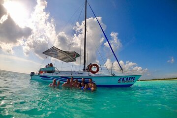 El Cielo reef by Catamaran with Beach Break