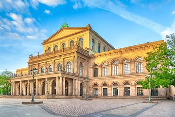 Private digital audio book scavenger hunt in Hanover old town