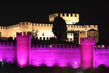2 hours group walking tour of Gradara with access to its mighty fortress