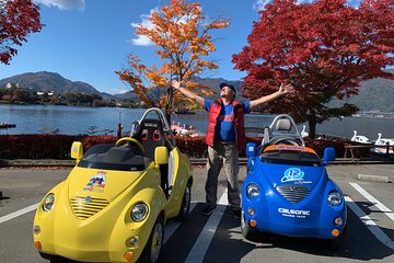 Cute & Fun E-Car tour following guide around Lake Kawaguchiko