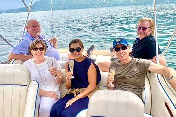 2 Hour Private and Guided Cruise to Lake Como Mostes motorboat