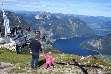 Full-Day Minivan Tour From Salzburg to Hallstatt with 5 Fingers,Lakes&Mountains