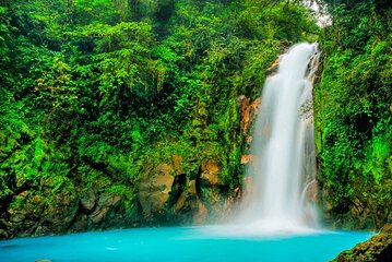 RIO CELESTE RIVER: Tubing+Rainforest+Wildlife+Waterfall+Active Volcano (PRIVATE)