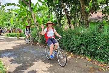 Cycling Tour : Borobudur & Candirejo Village Experiences