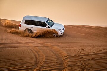 Desert Safari Dubai with 6 Live Shows & BBQ Dinner