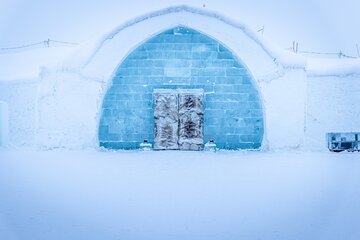 Jukkasjärvi Icehotel Half-Day Tour with Street Food Lunch