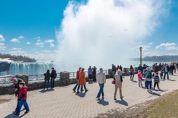 Niagara Falls Day Tour from Toronto with Winery and Niagara on the lake stop