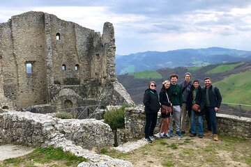 Full Day Apennines, Castles and Local Flavours