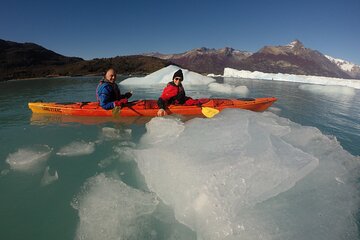Calafate: Kayak through Perito Moreno and Walkways Tour