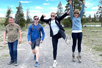 Private Yellowstone Tour: ICONIC Sites, Wildlife, Family Friendly Hikes + lunch