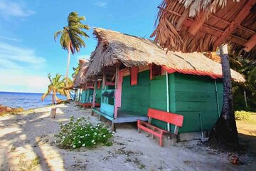 2D/1N Oceanfront Cabin, Private Bath in San Blas INCLUDING Day Tour + Meals