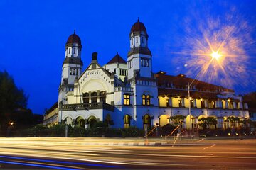 Private custom tour with a local guide Semarang