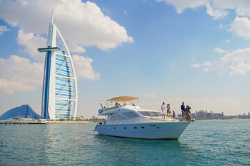 Dubai: Marina Yacht Cruise with Breakfast, Lunch, or Dinner