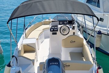 From Makarska: Zlatni Rat Bol beach Speedboat tour with swimming