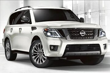 Kuwait City Full Day Luxury Car with Local Driver Rental