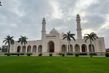 Salalah City Tour: Nature, Culture, History, Food, Shopping