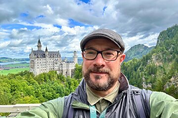 Neuschwanstein castle tour from Oberammergau village