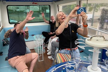 Private Tour of Epernay and Vineyards by Bus with Champagne