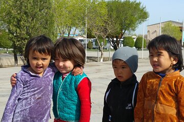 Kolkhoz: Private visit to the cotton farmers' village