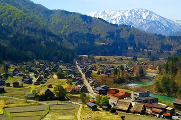 From Kanazawa: Shirakawa-go, Gokayama and Wood Carving Village