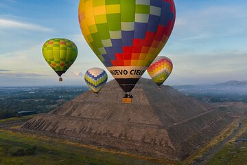 Balloon flight in Teotihuacán + Pick up CDMX + Breakfast in cave.