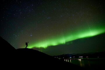 Northern Lights Enchanting: Small Group, Hot Cocoa & free Photos